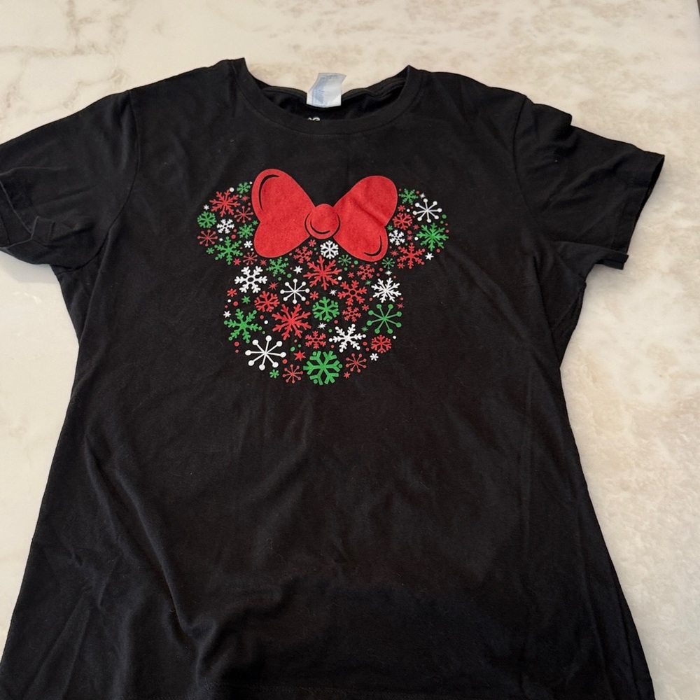 Women’s Disney Christmas tshirt